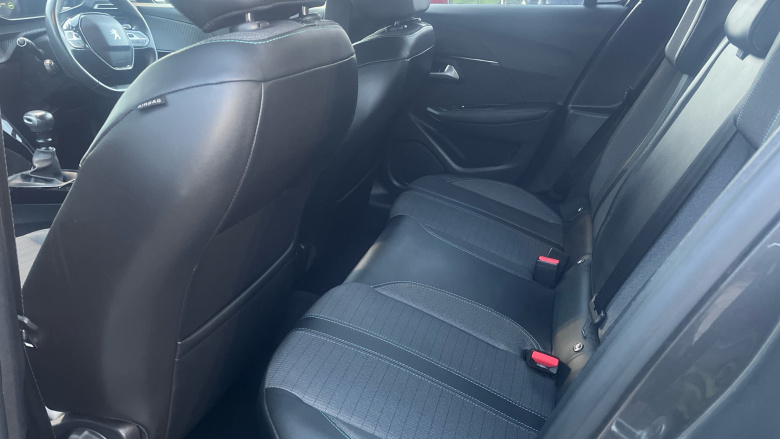 Peugeot 208 1.2 PureTech 100 Allure Premium 5dr Petrol Hatchback